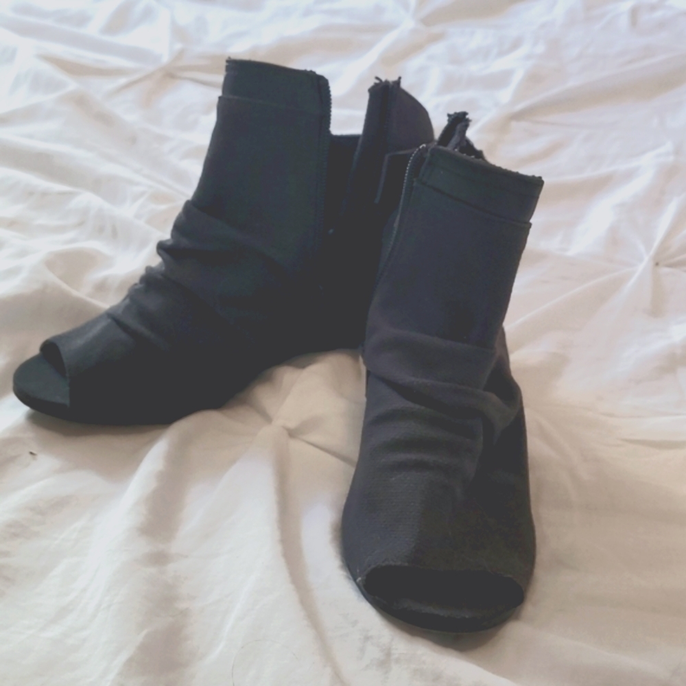 Size 6 Blowfish Ankle Boot